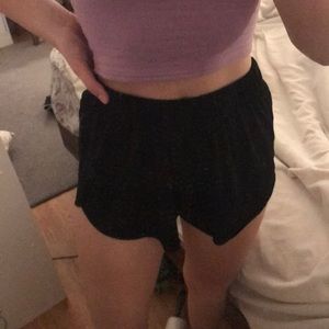 black brandy melville flows shorts